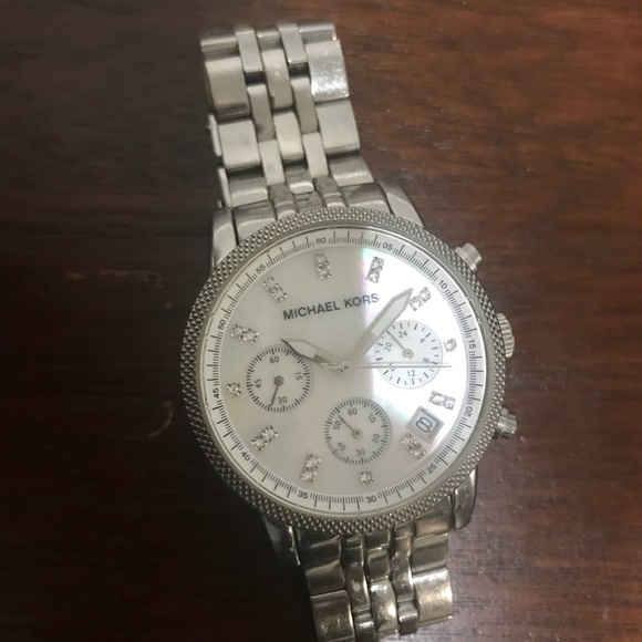 Silver Michael Kors watch - Picture 1 of 4